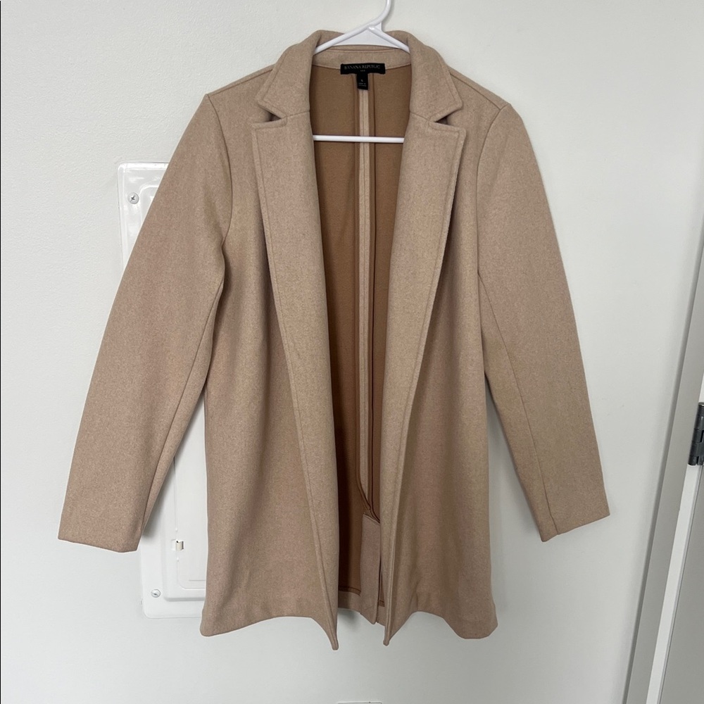 NWOT Banana Republic Classic Tan Coat